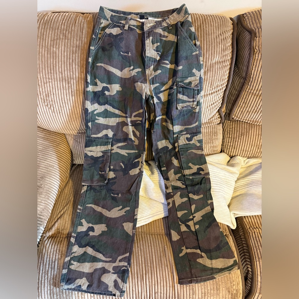 SHEIN Women's Camouflage Boot Cut Pants